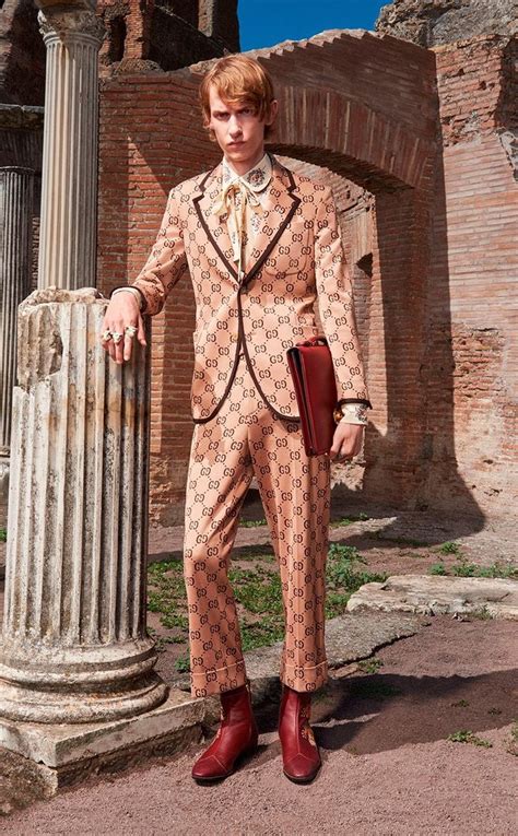 vestiti gucci uomo 2018|gucci catalogo.